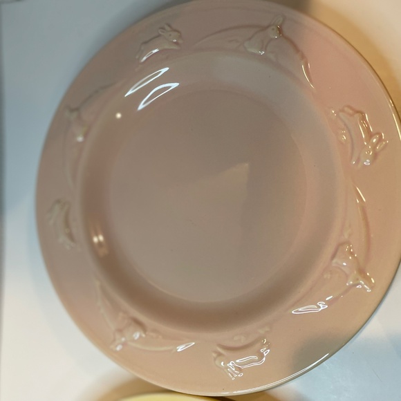 Hallmark 4 pastel Easter dessert salad plates - Picture 5 of 6